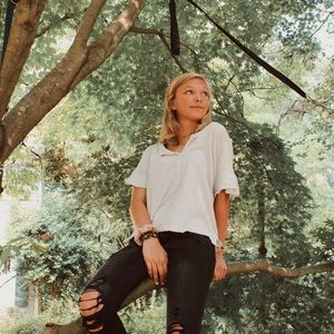 Meet your Posher, Olivia